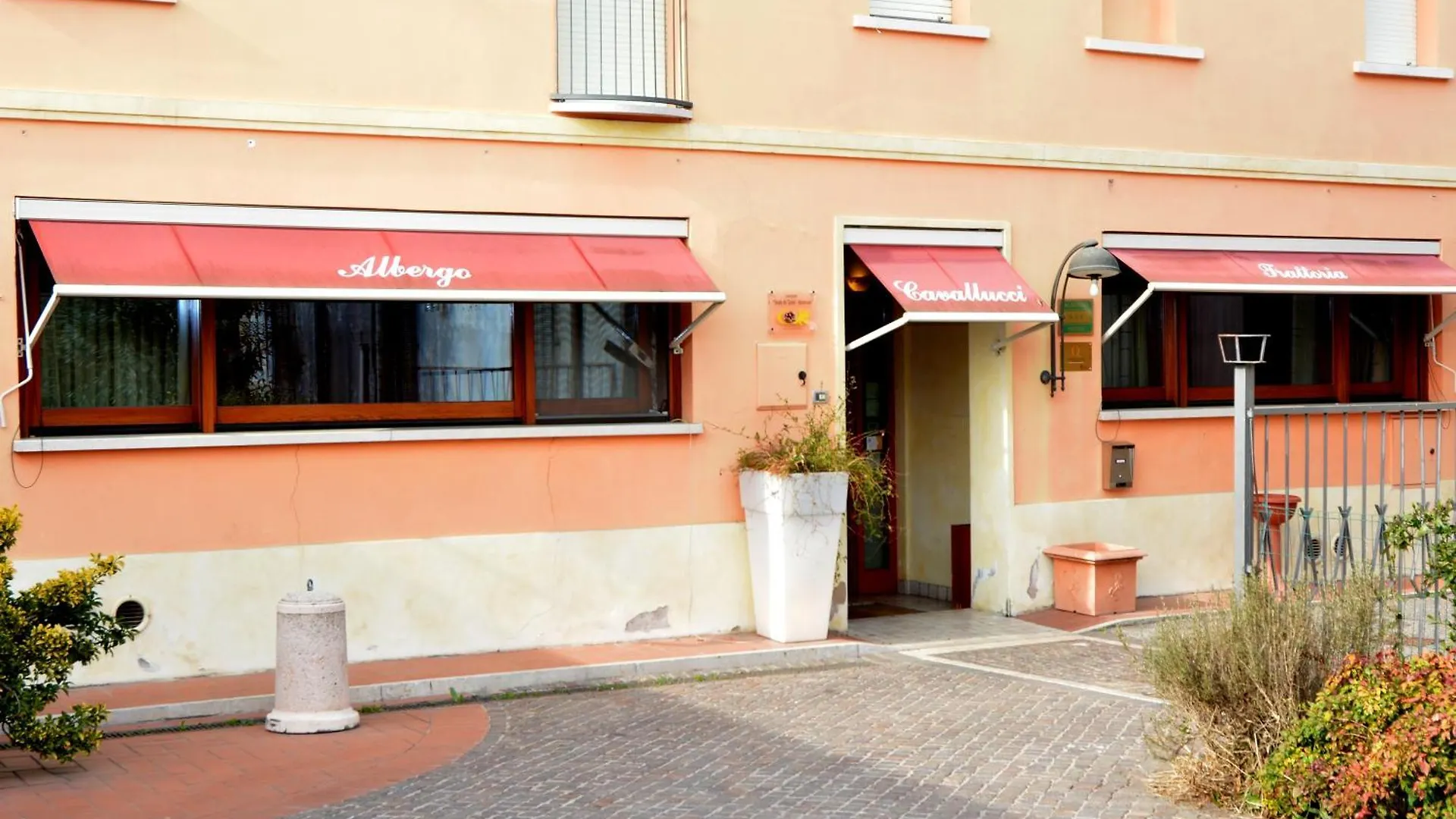 Albergo Cavallucci Sermide 3*,